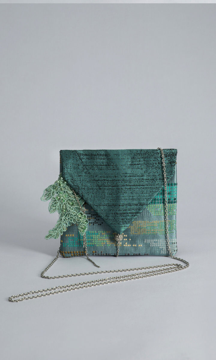 letterina gioiello pendaglio merletto